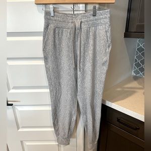 Lululemon ready to rulu joggers!